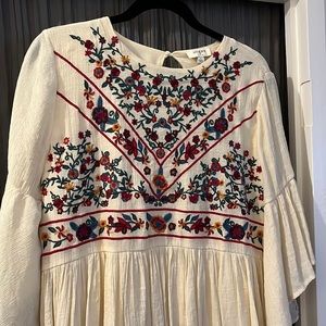 Embroidered flowy swing dress💛